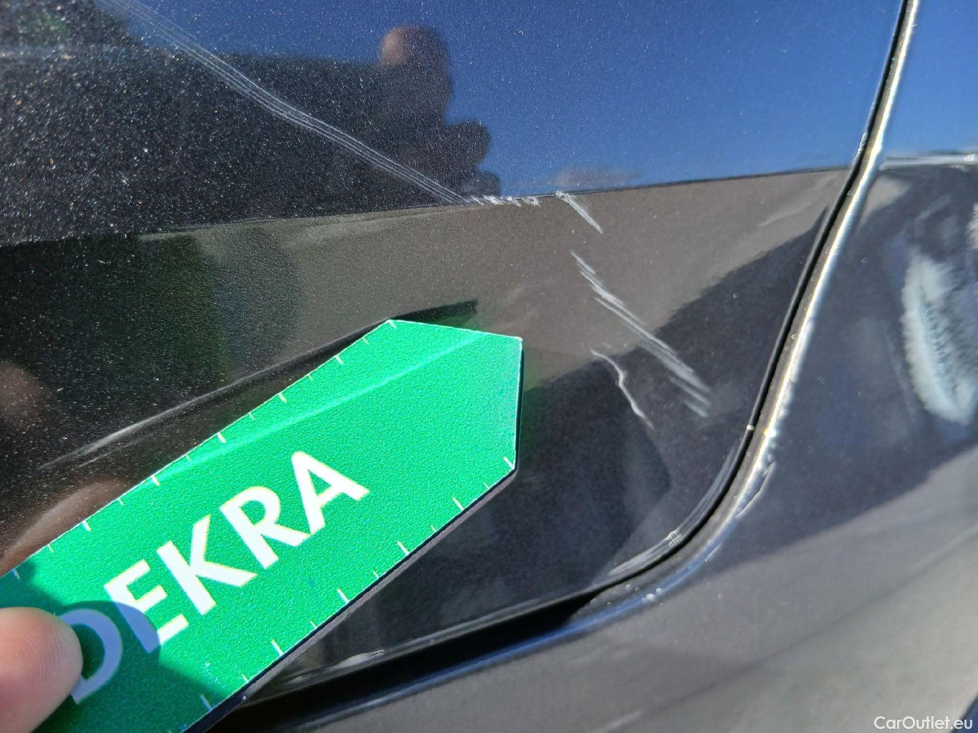  Peugeot  3008 PEUGEOT  Hybrid / 2020 / 5P / todoterreno 225 e-EAT8 Allure (AC2) #18