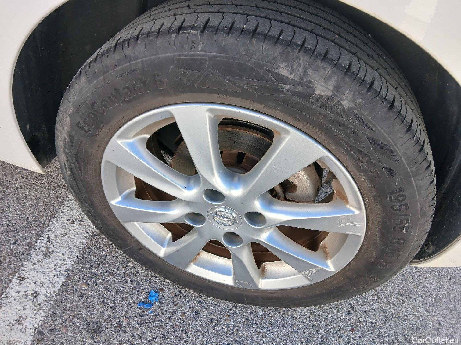  Opel  Corsa OPEL  / 2019 / 5P / berlina con portón 1.2T XHL 74kW (100CV) Elegance (CX) #4