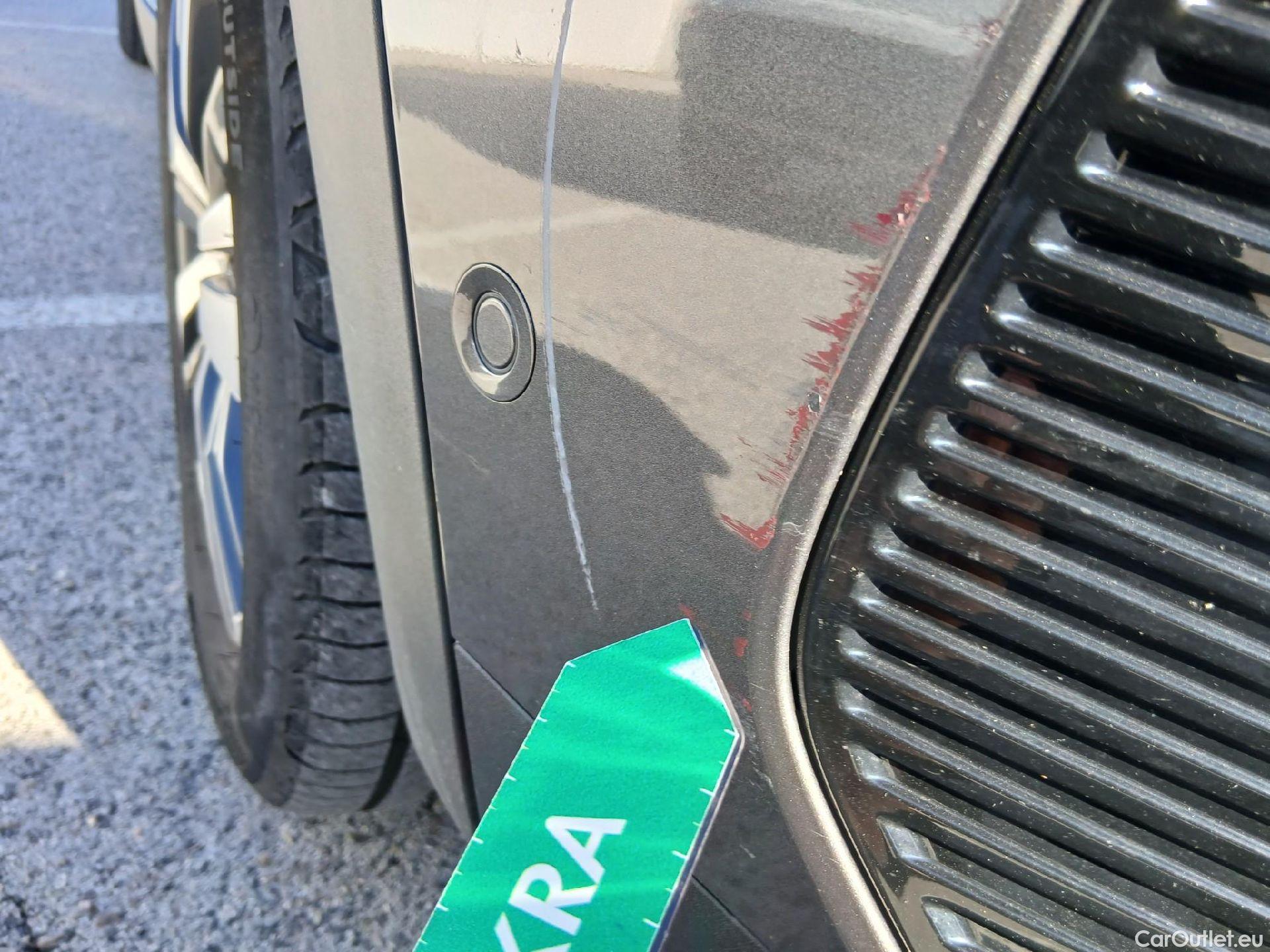  Peugeot  3008 PEUGEOT  Hybrid / 2020 / 5P / todoterreno 225 e-EAT8 Allure (AC2) #5