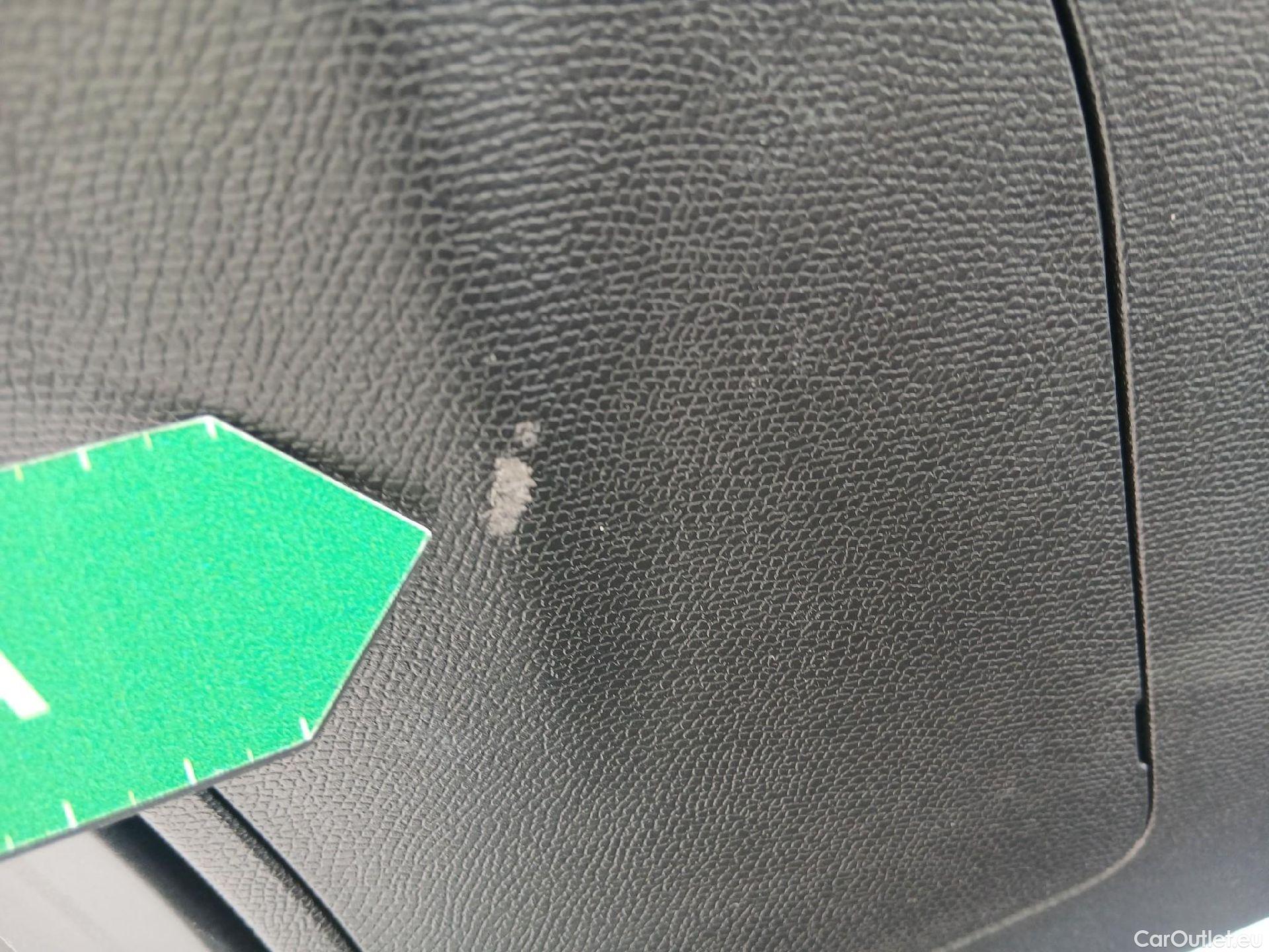  Peugeot  3008 PEUGEOT  Hybrid / 2020 / 5P / todoterreno 225 e-EAT8 Allure (AC2) #28