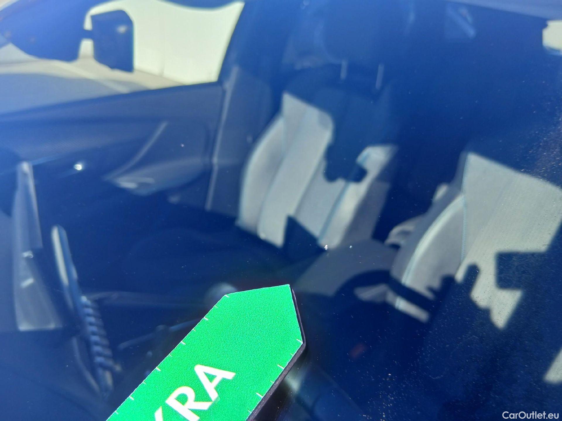  Peugeot  3008 PEUGEOT  Hybrid / 2020 / 5P / todoterreno 225 e-EAT8 Allure (AC2) #2