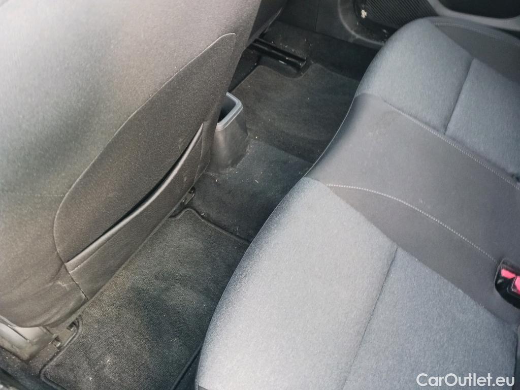  Renault  Clio RENAULT  / 2019 / 5P / berlina con portón Intens TCe 74 kW (100CV) GLP #4