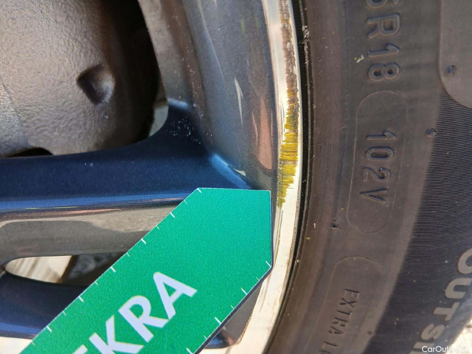  Peugeot  3008 PEUGEOT  Hybrid / 2020 / 5P / todoterreno 225 e-EAT8 Allure (AC2) #42