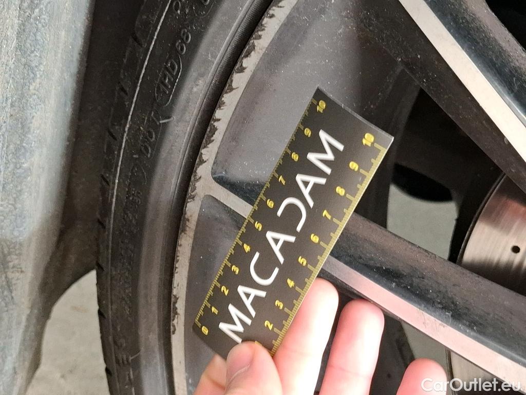  Mercedes  E-Klasse MERCEDES-BENZ Classe E Berline / 2020 / 4P / Berline 2.0 E 220 D AMG LINE AUTO #19