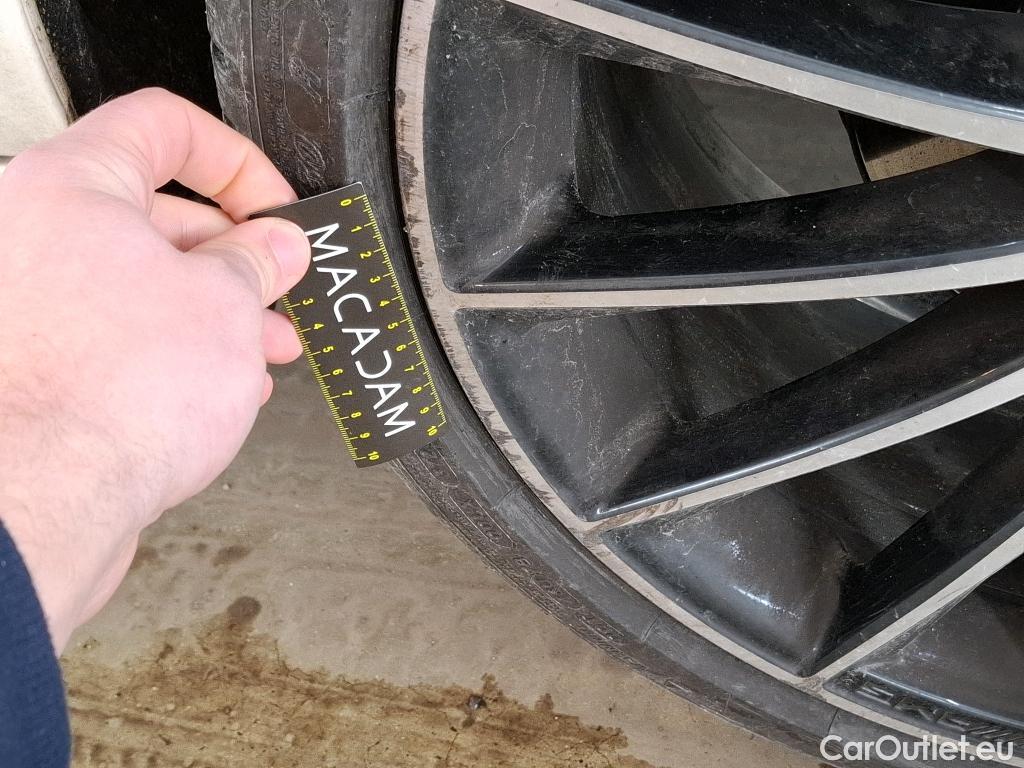  Mercedes  E-Klasse MERCEDES-BENZ Classe E Berline / 2020 / 4P / Berline 2.0 E 220 D AMG LINE AUTO #25