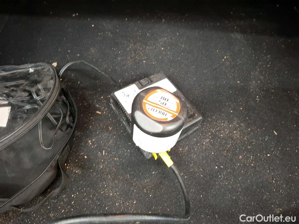  Mercedes  CLA-Klasse MERCEDES-BENZ CLA Coupe / 2019 / 4P / Coupé CLA 200 d AMG Line BA8 #21