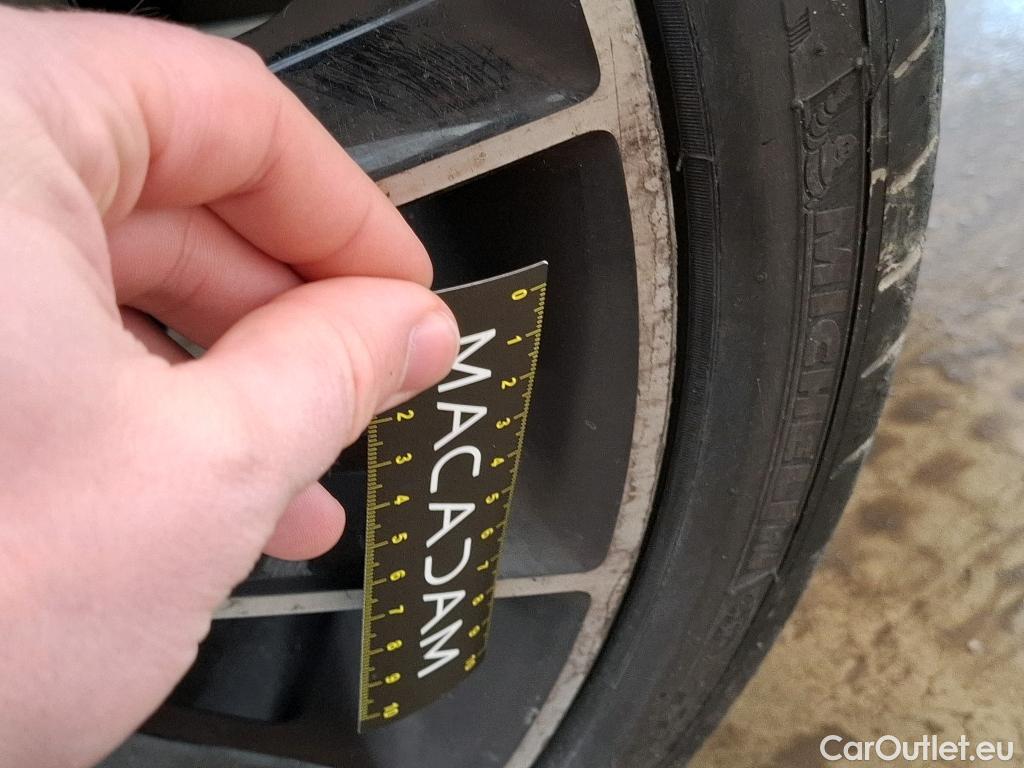  Mercedes  E-Klasse MERCEDES-BENZ Classe E Berline / 2020 / 4P / Berline 2.0 E 220 D AMG LINE AUTO #32