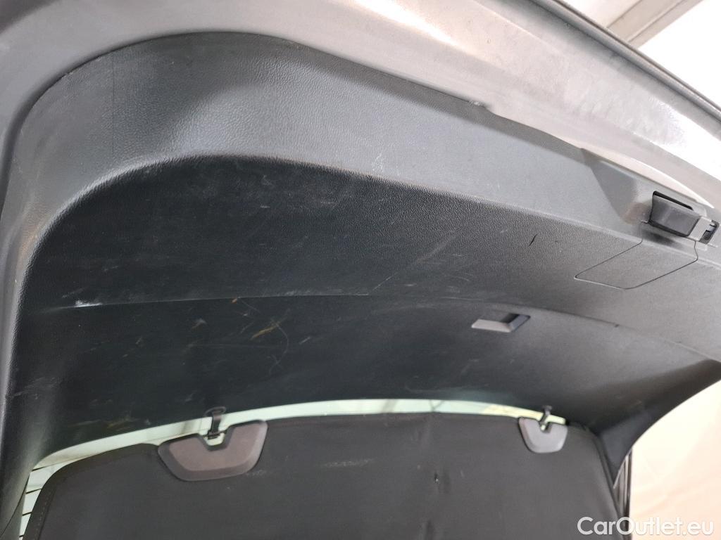  Ford  Kuga FORD  / 2019 / 5P / SUV 2.5 190 hybrid Flexifuel Pshift Titanium #27