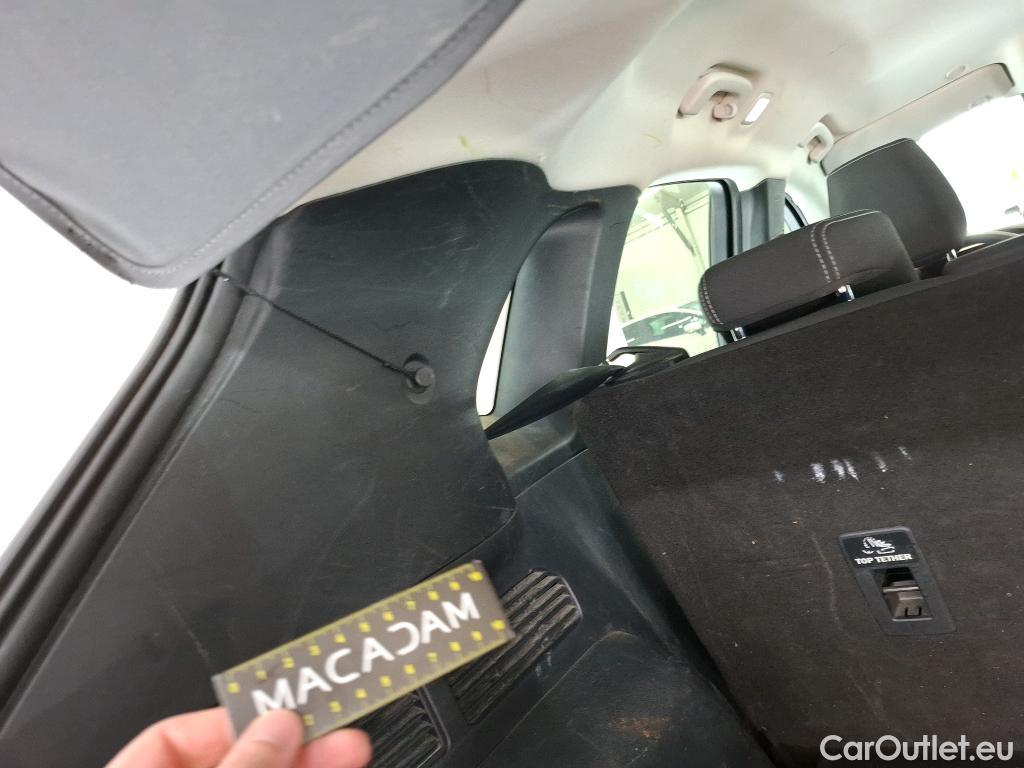  Ford  Kuga FORD  / 2019 / 5P / SUV 2.5 190 hybrid Flexifuel Pshift Titanium #25