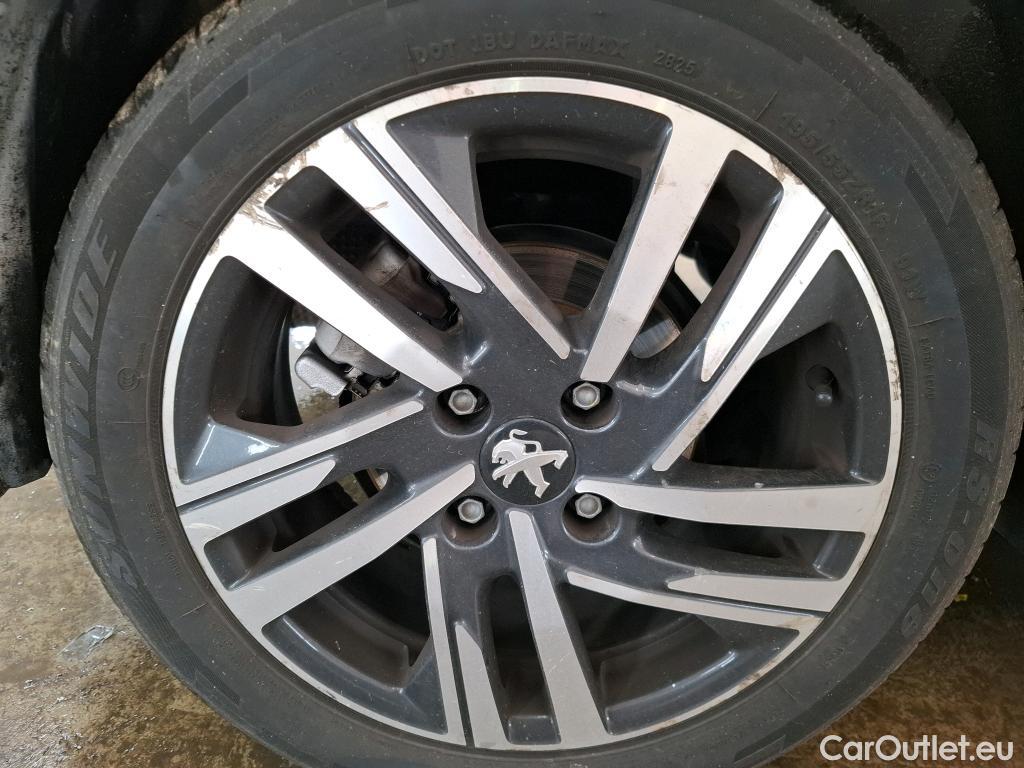  Peugeot  208  Allure Business 1.2 PureTech 100CV BVM6 E6d #18