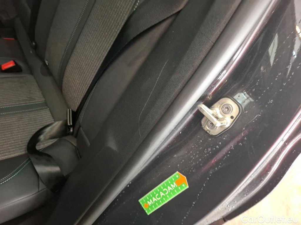  Peugeot  3008  II Allure 1.5 HDi 130CV BVA8 E6d #37