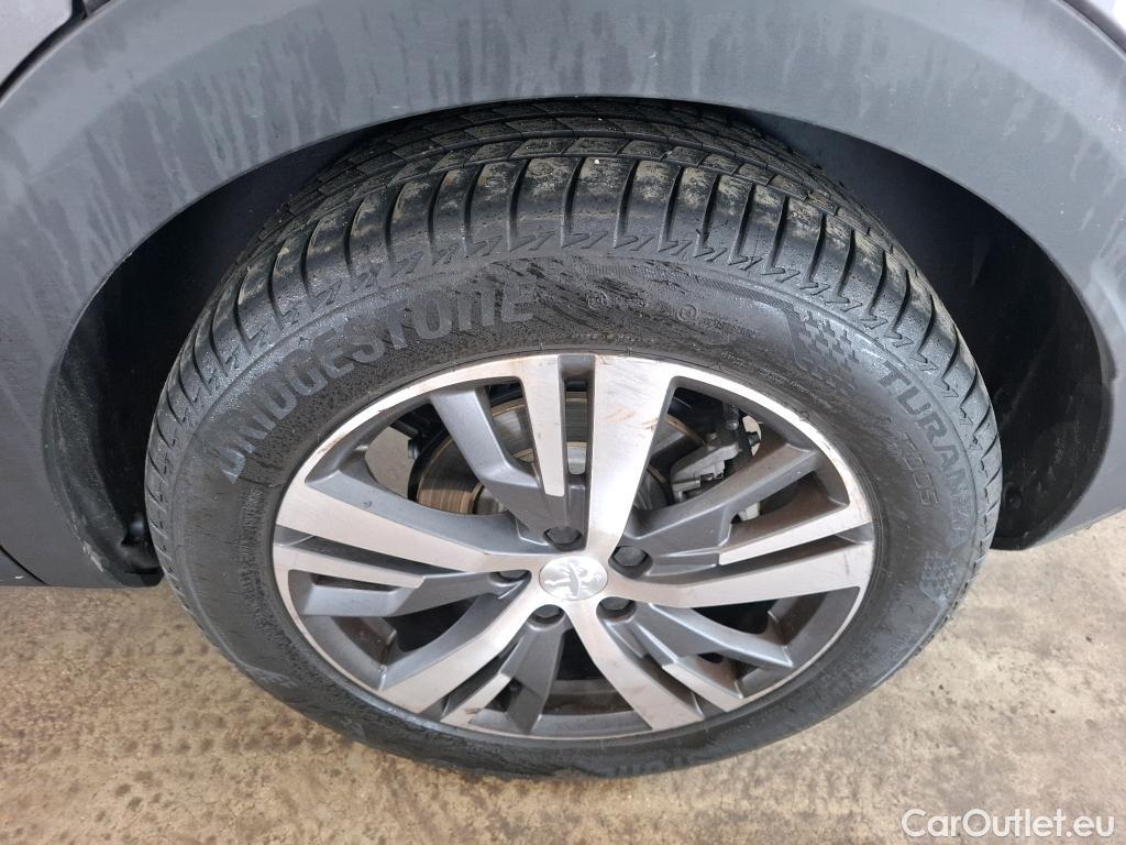 Peugeot  3008 PEUGEOT  / 2020 / 5P / SUV 1.6 HYBRID 225 E-EAT8 Allure #6