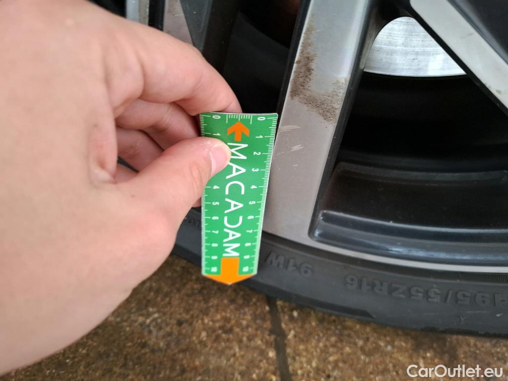  Peugeot  208  Allure Business 1.2 PureTech 100CV BVM6 E6d #38