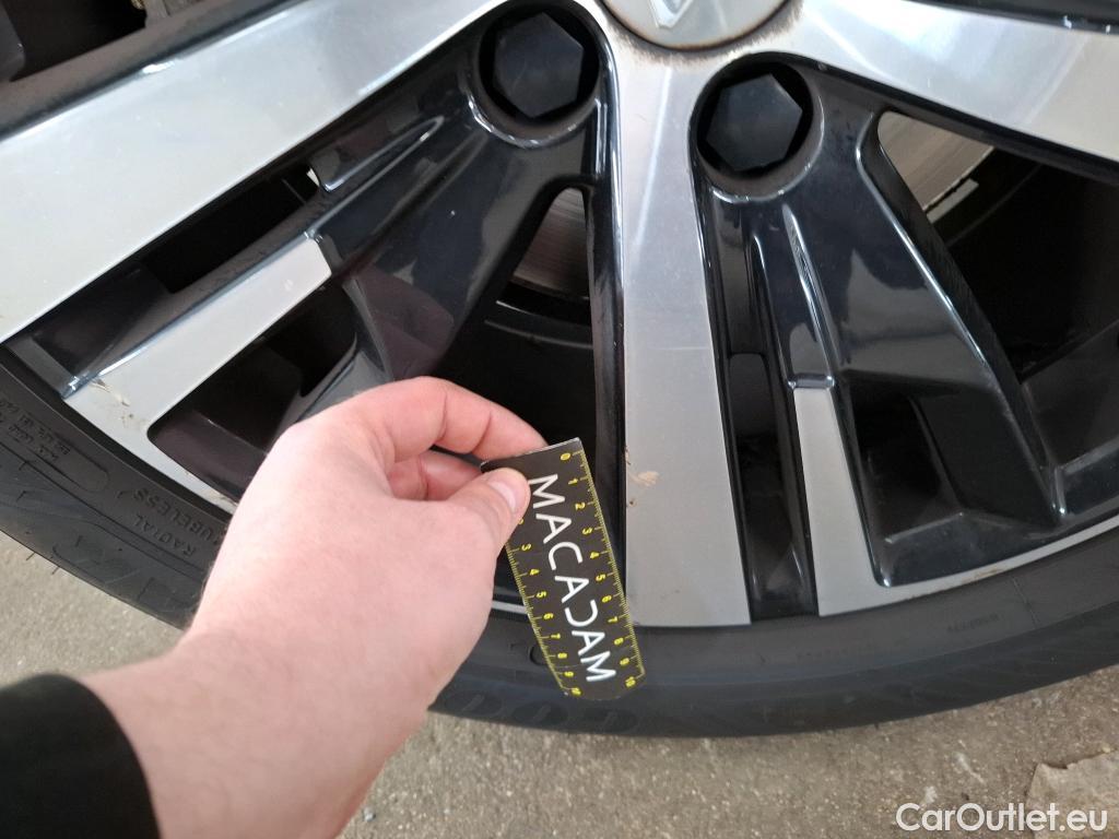  Peugeot  5008  GT Line 1.5 HDi 130CV BVA8 E6dT #40