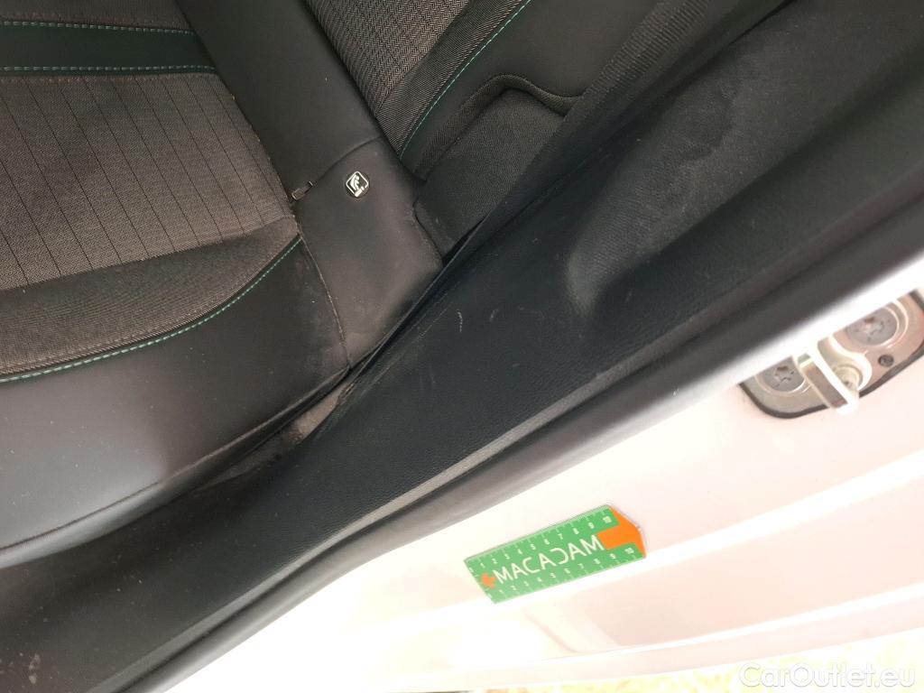  Peugeot  208  Allure Business 1.2 PureTech 100CV BVM6 E6d #24