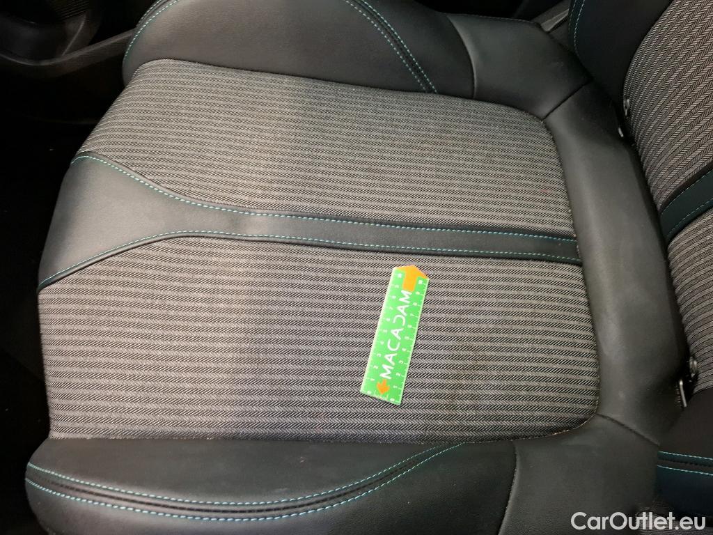  Peugeot  3008  II Allure 1.5 HDi 130CV BVA8 E6d #44