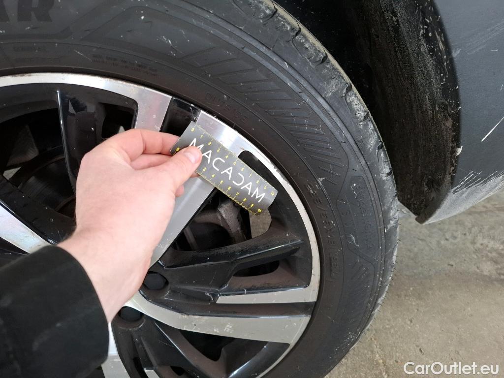  Peugeot  5008  GT Line 1.5 HDi 130CV BVA8 E6dT #26