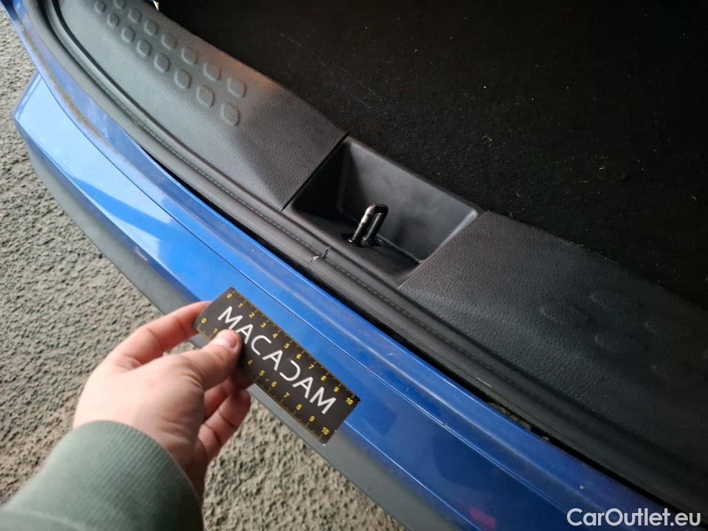  Toyota  C-HR TOYOTA  / 2016 / 5P / SUV 2.0 HYBRIDE 184 COLLECTION #13