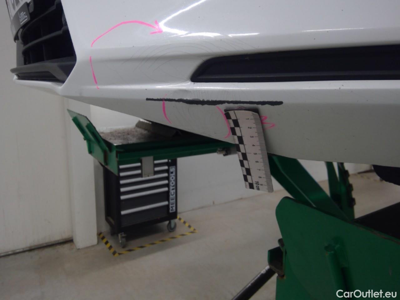  Volvo  V60  T8 Momentum Edition Aut. #1