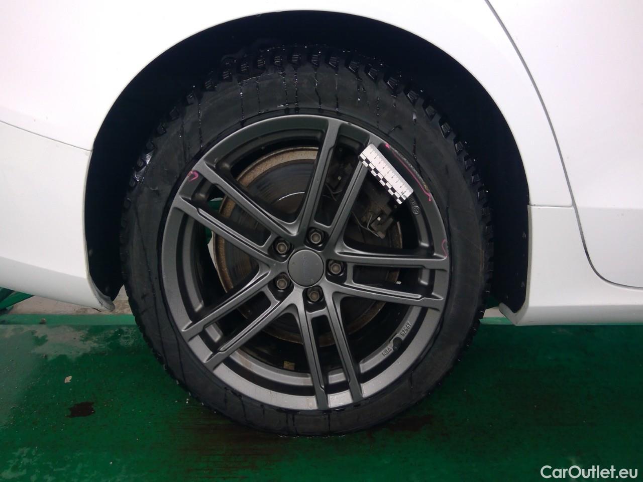  Volvo  V60  T6 350 Ins.Ex.Rec. AWD Aut #15