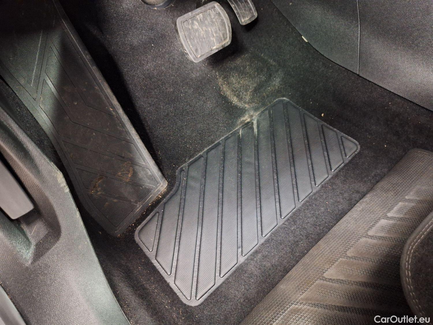  Peugeot  5008 Peugeot,  FL'20, Peugeot  1.5 BlueHDi 96kW S&S EAT8 Allure Pack #65