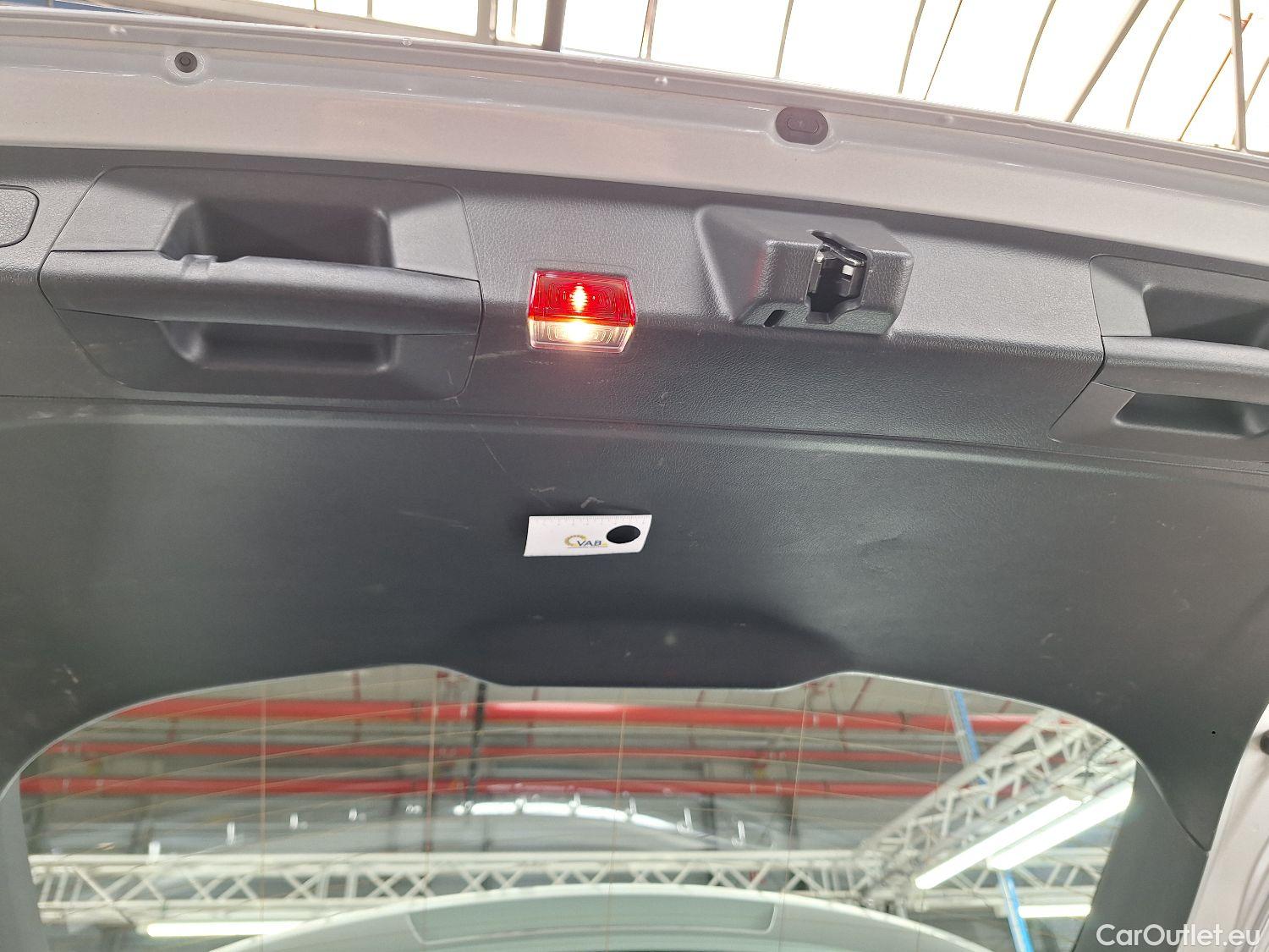  Mercedes  GLA Mercedes,  '20, Mercedes-Benz   200 d Business Solution 5d #49