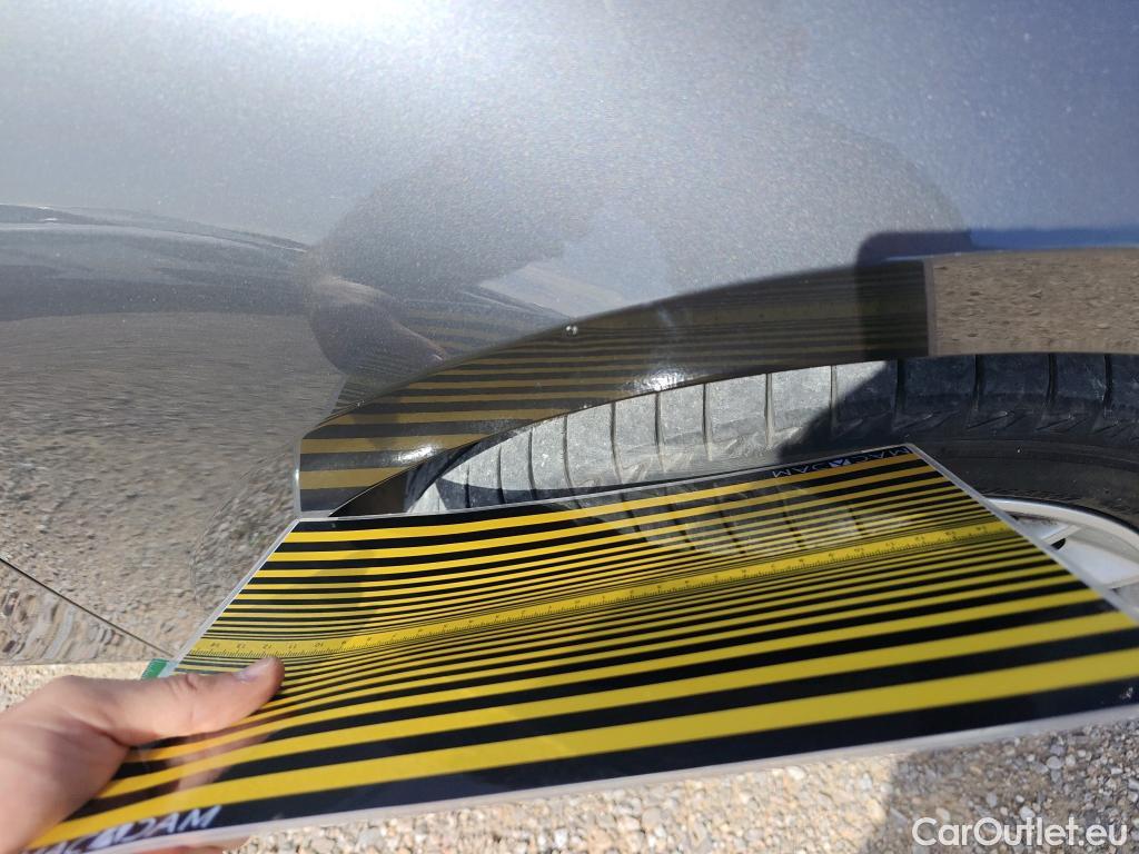  Bmw  Serie 1 BMW  / 2019 / 5P / berlina con portón 118i #47