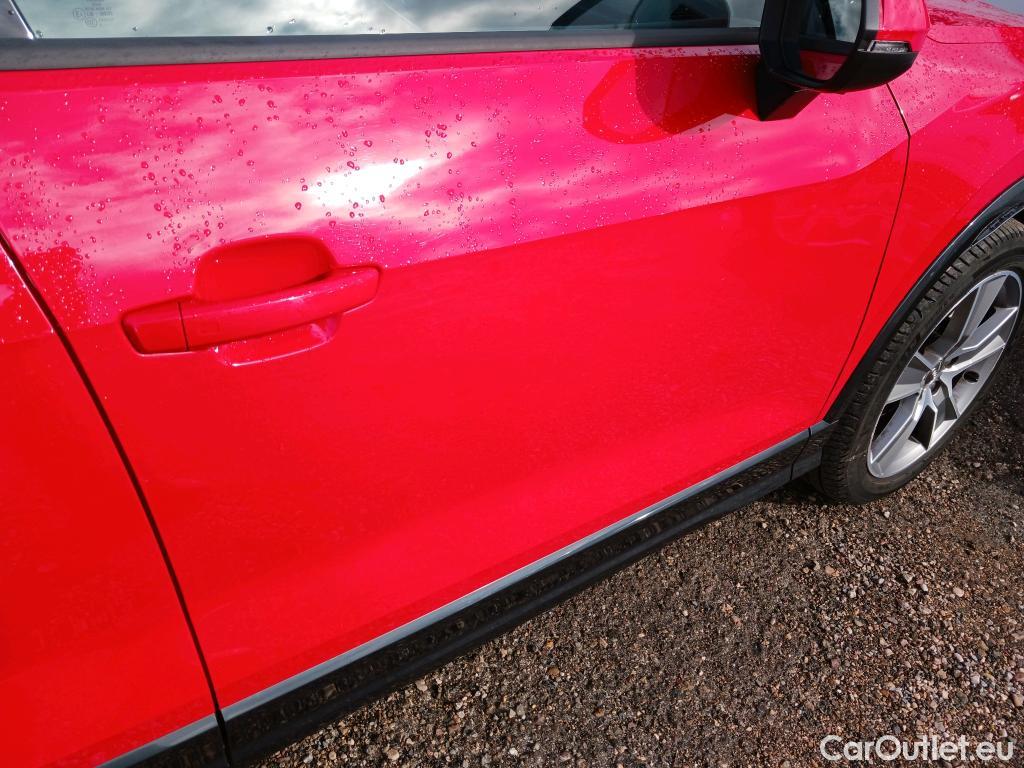  Audi  Q2 AUDI  / 2016 / 5P / todoterreno Design 30 TDI 85kW (116CV) #29