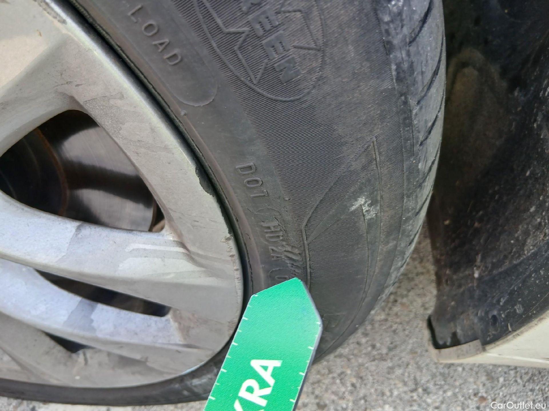  Bmw  Serie 2 BMW  Gran Tourer/2018/5P/monovolumen compacto 218d xDrive #3