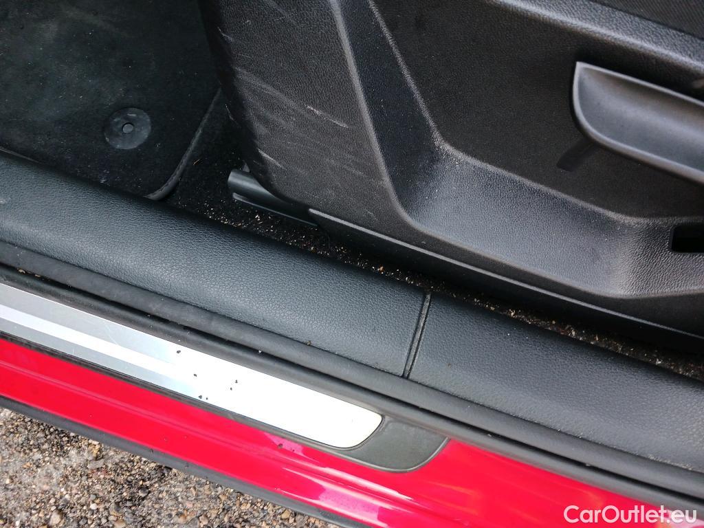  Audi  Q2 AUDI  / 2016 / 5P / todoterreno Design 30 TDI 85kW (116CV) #24