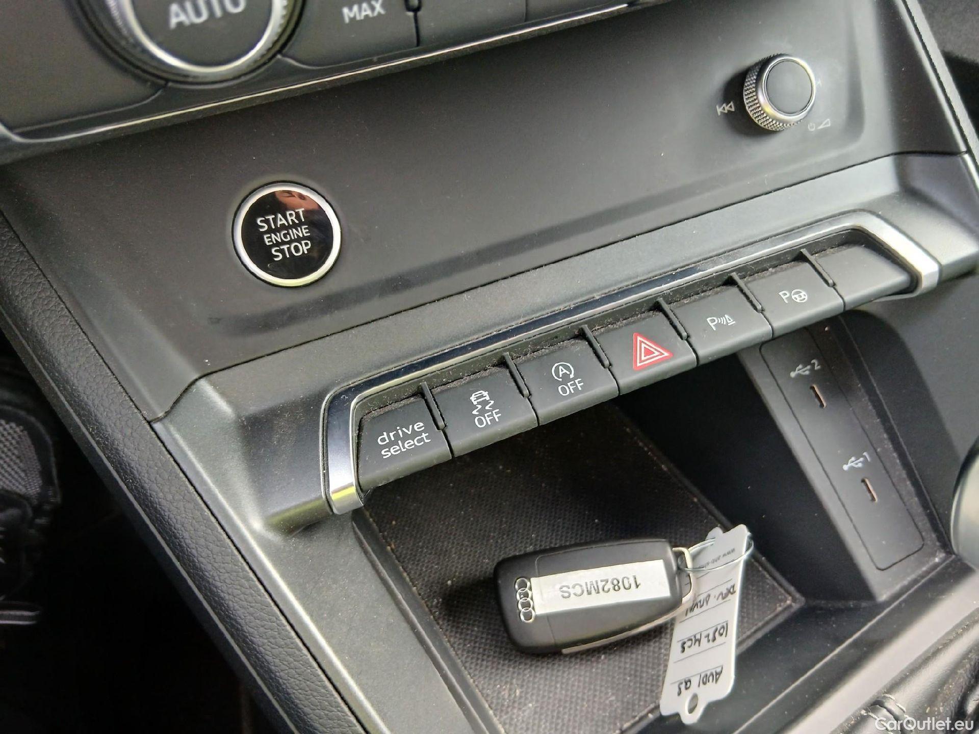  Audi  Q3  35 TDI S line 2.0 TDI 150CV AT7 E6d #1