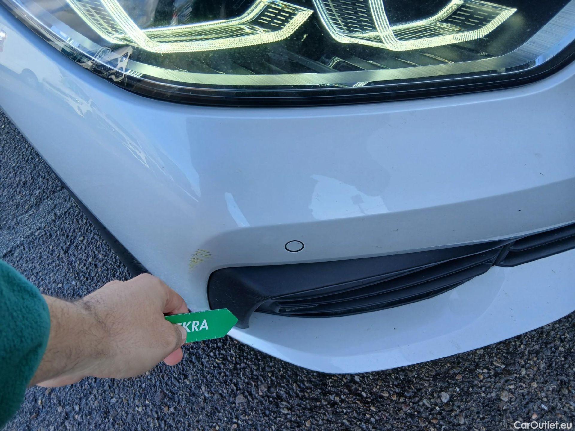  Bmw  Serie 1 BMW  / 2019 / 5P / berlina con portón 118i #3