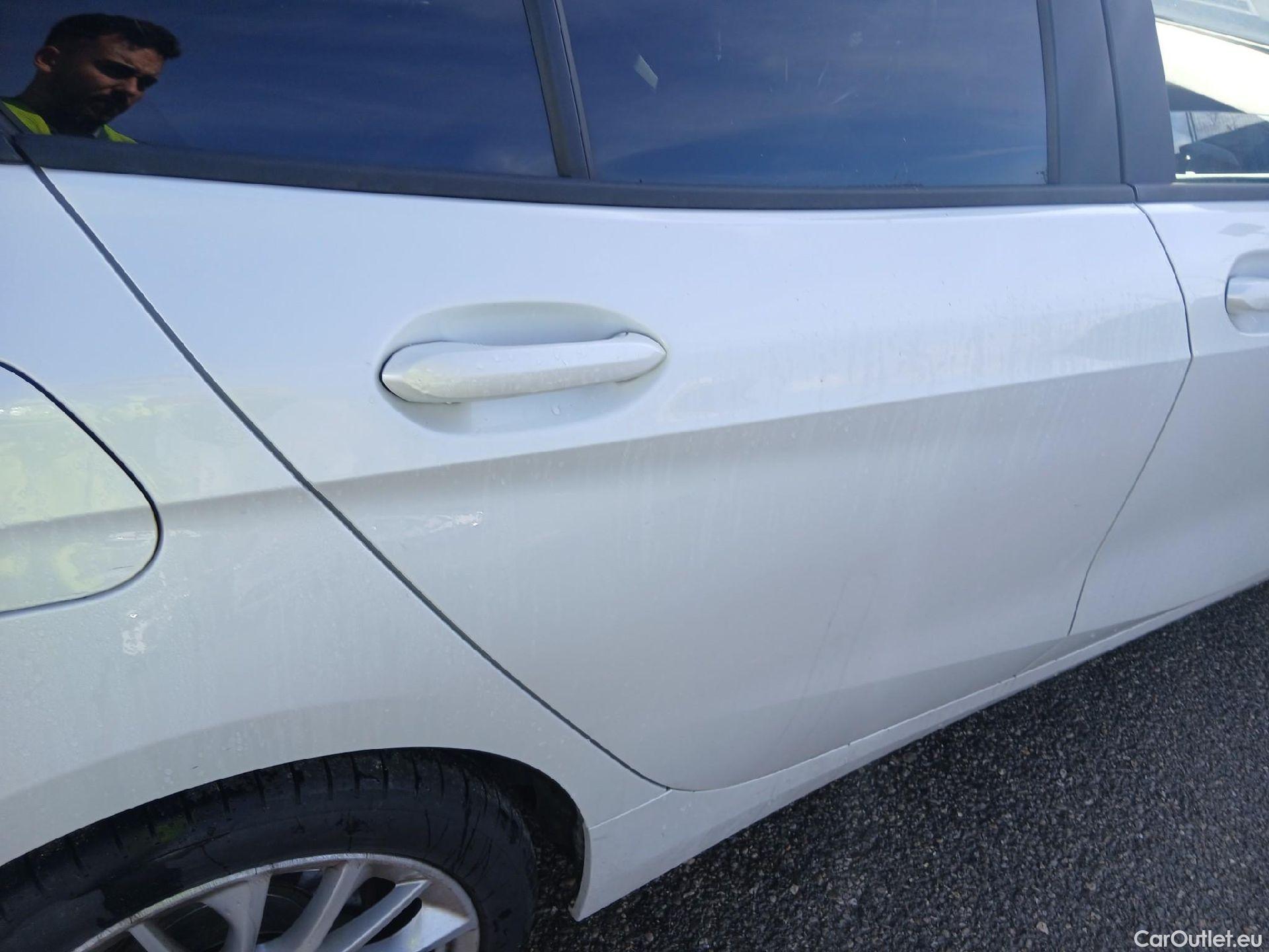  Bmw  Serie 1 BMW  / 2019 / 5P / berlina con portón 118i #23