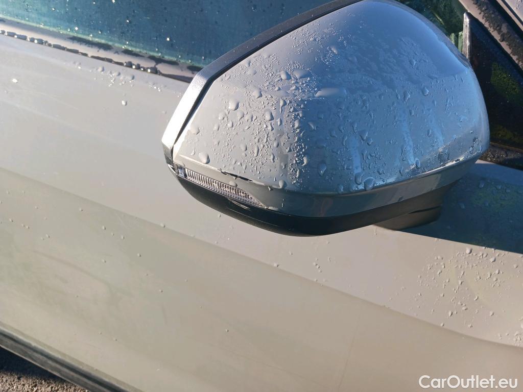  Audi  Q2 AUDI  / 2016 / 5P / todoterreno Design 30 TFSI 85kW (116CV) #36