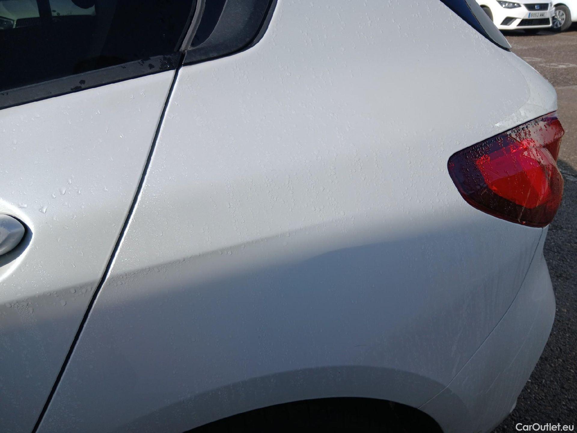  Bmw  Serie 1 BMW  / 2019 / 5P / berlina con portón 118i #16