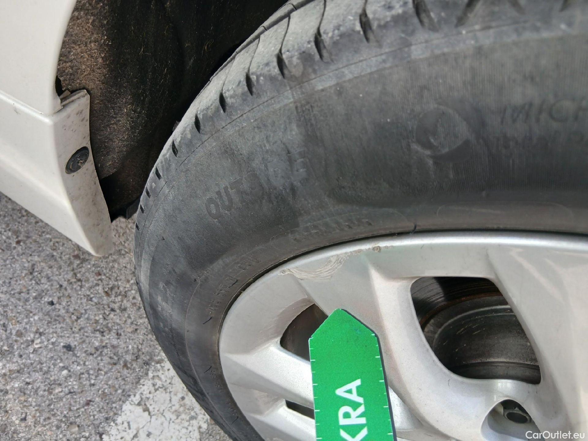  Bmw  Serie 2 BMW  Gran Tourer/2018/5P/monovolumen compacto 218d xDrive #6