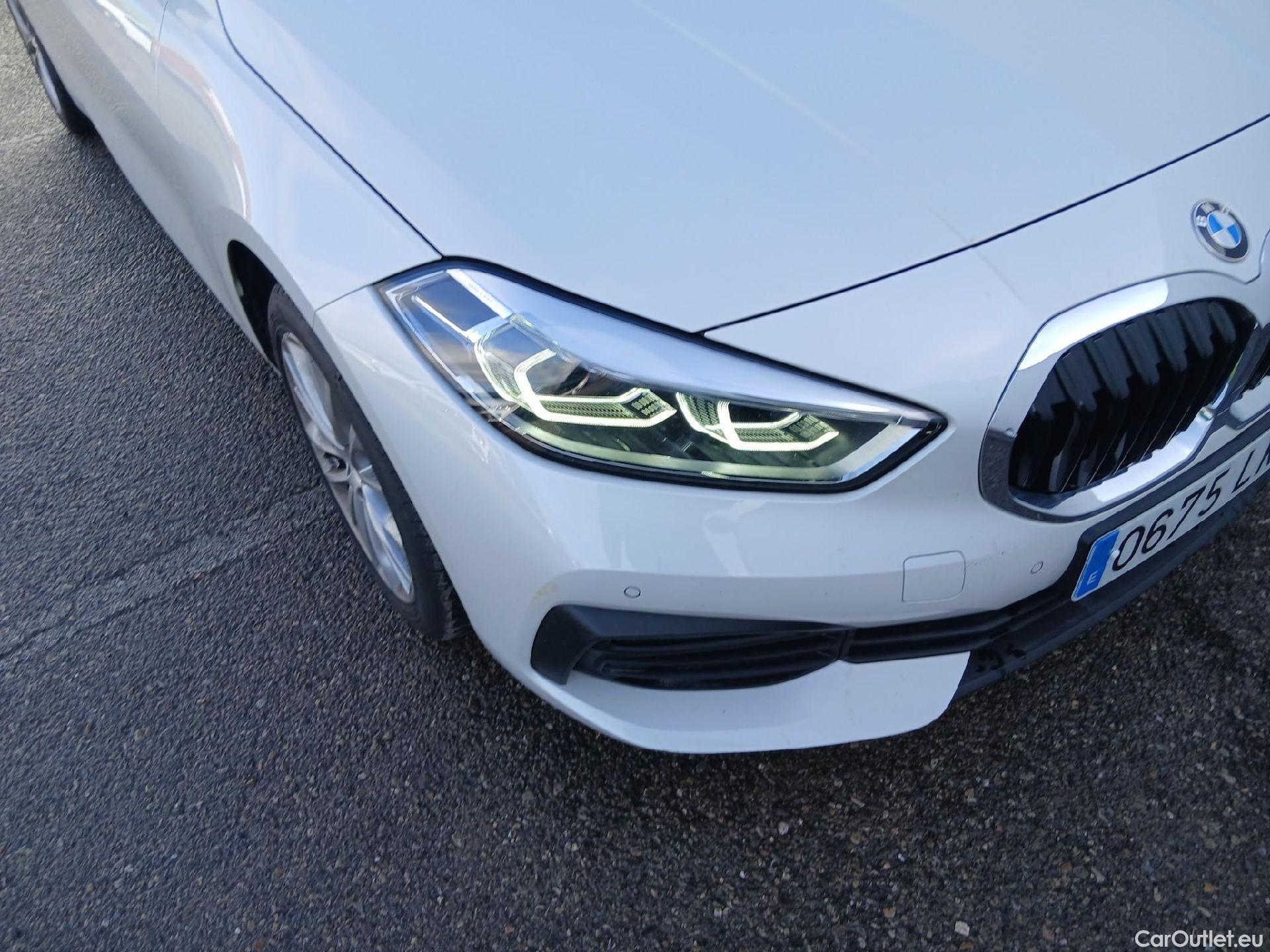  Bmw  Serie 1 BMW  / 2019 / 5P / berlina con portón 118i #1