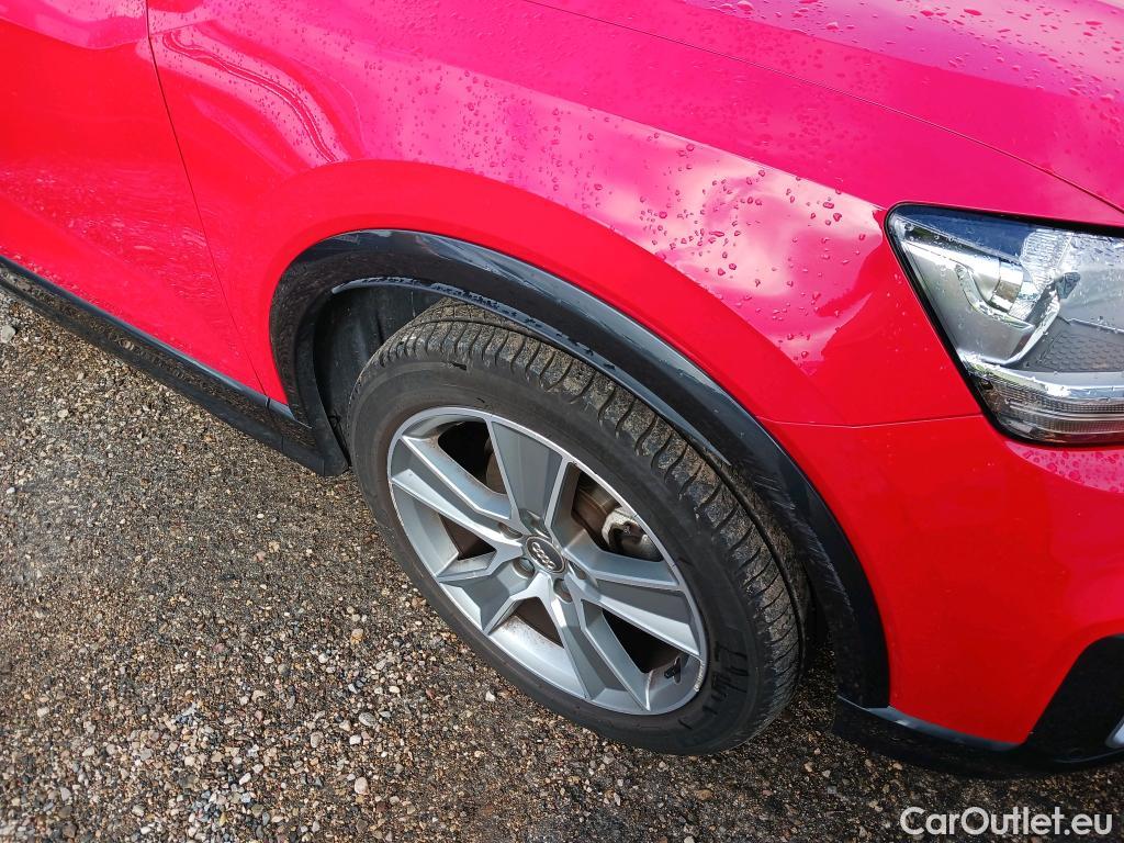  Audi  Q2 AUDI  / 2016 / 5P / todoterreno Design 30 TDI 85kW (116CV) #17