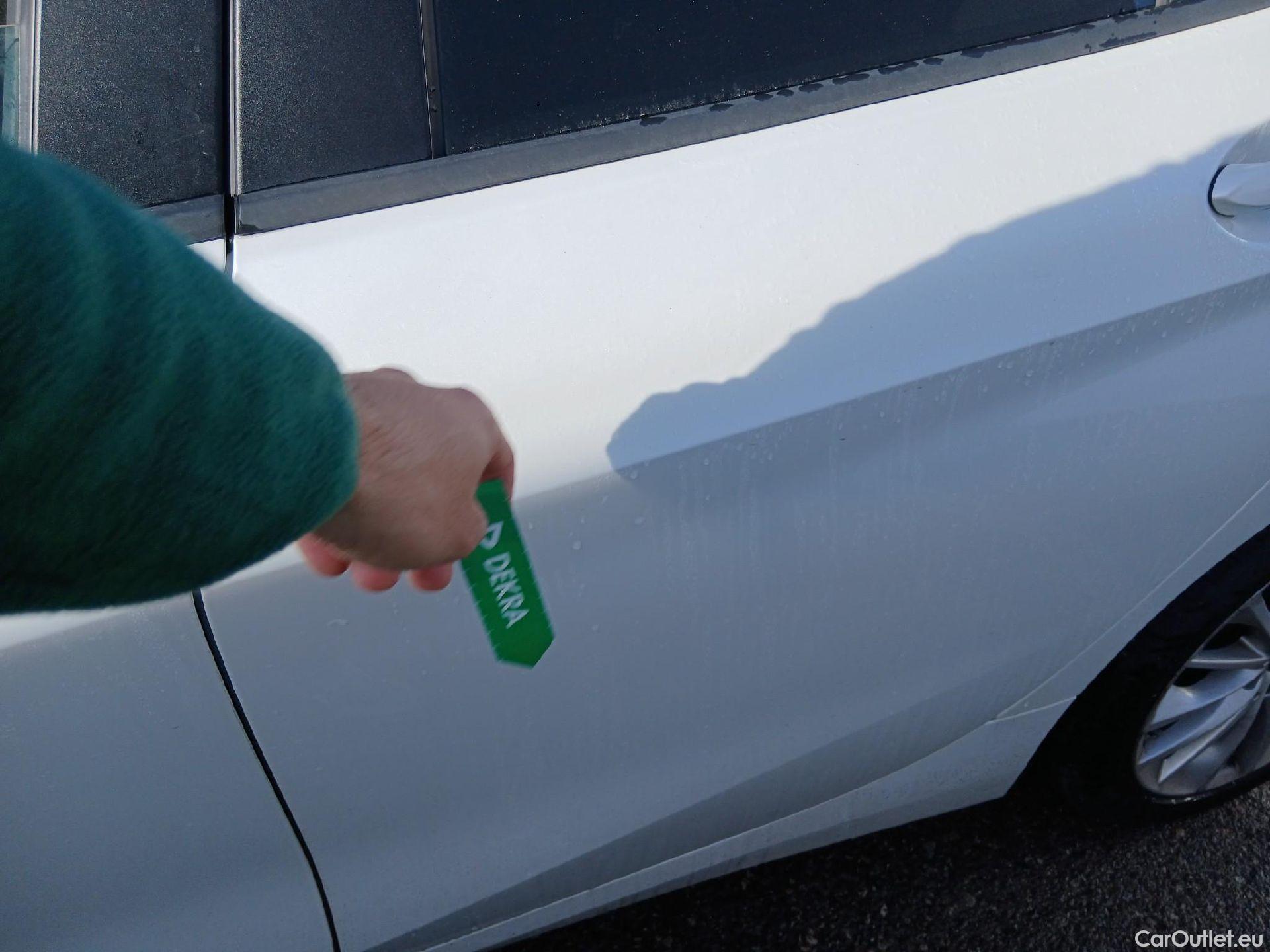  Bmw  Serie 1 BMW  / 2019 / 5P / berlina con portón 118i #12