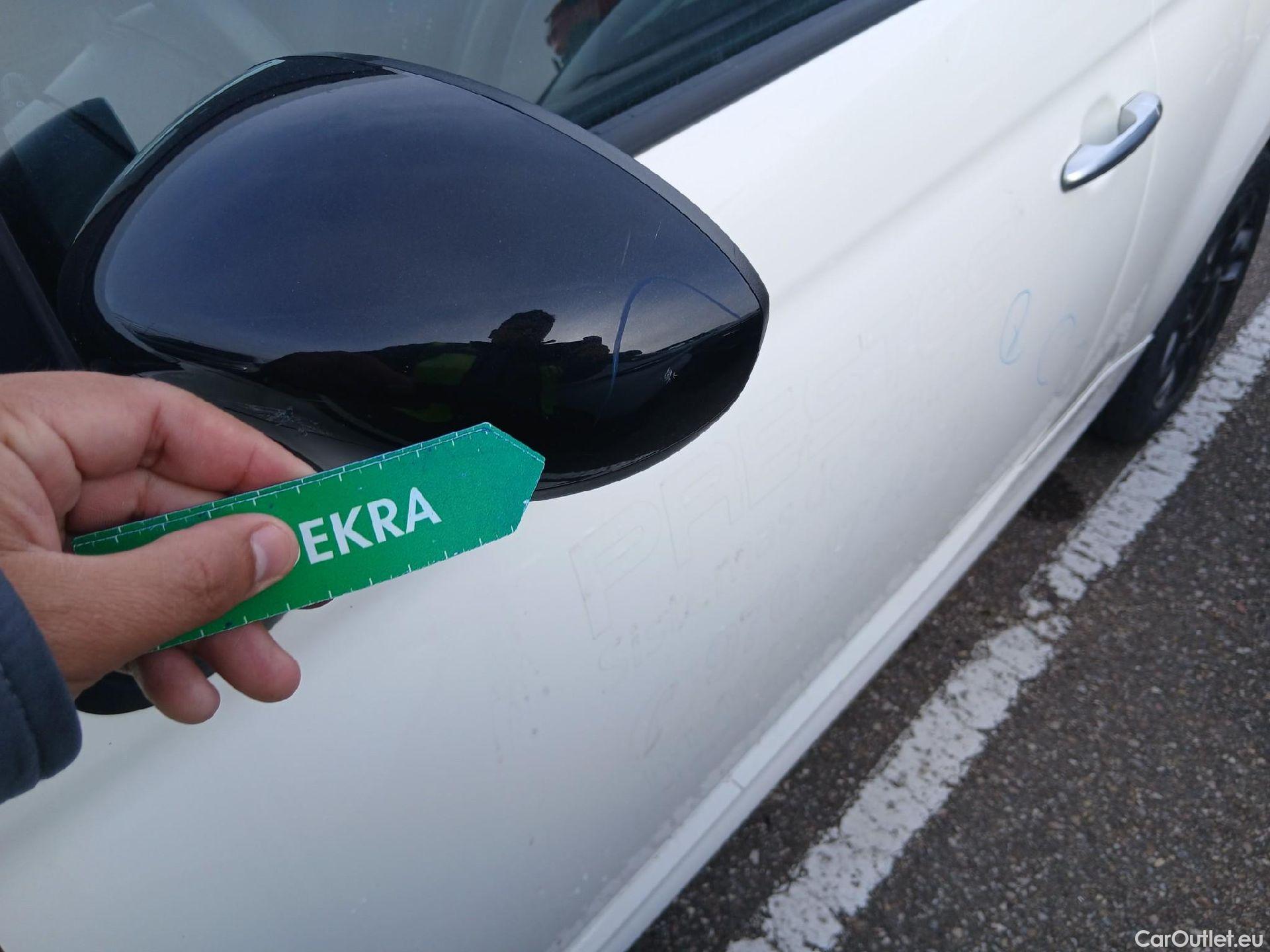  Fiat  500 FIAT  / 2015 / 3P / berlina con portón Connect 1.0 Hybrid 51KW (70 CV) #10