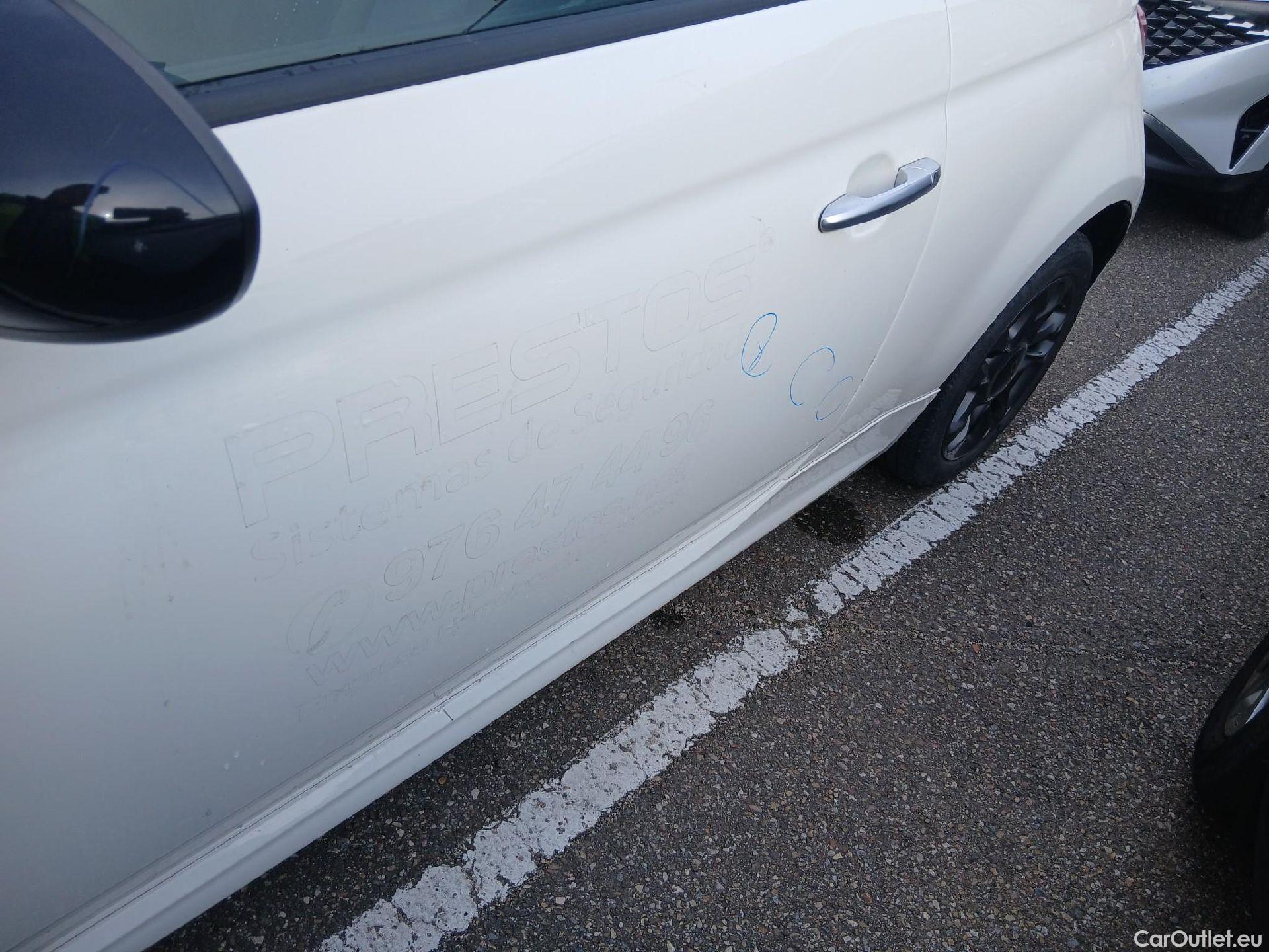  Fiat  500 FIAT  / 2015 / 3P / berlina con portón Connect 1.0 Hybrid 51KW (70 CV) #11