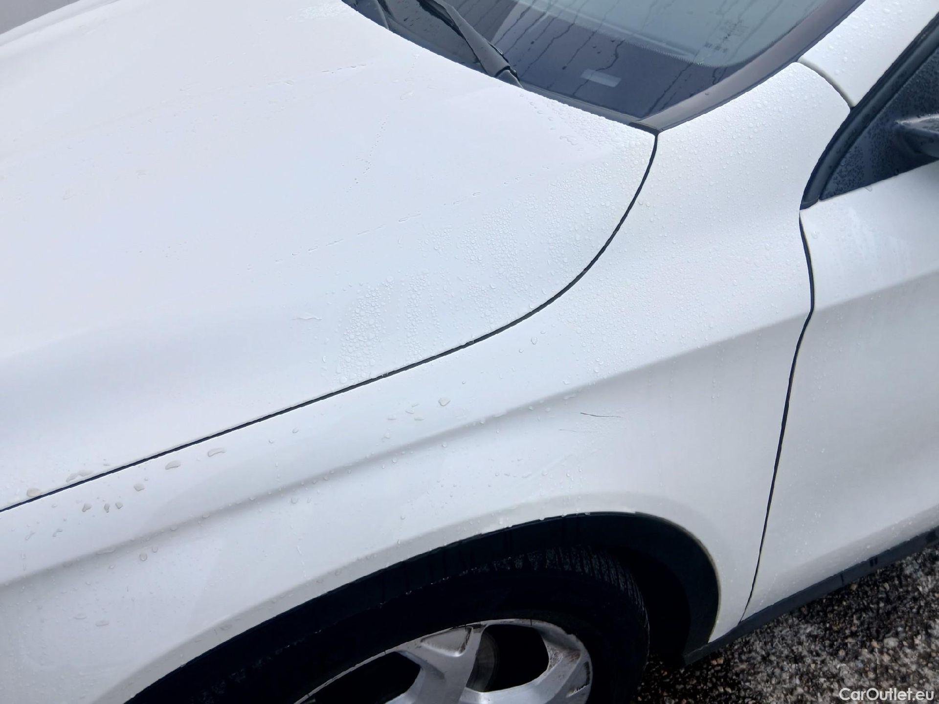  Mercedes  GLA MERCEDES-BENZ Clase  / 2017 / 5P / todoterreno  200 d #4