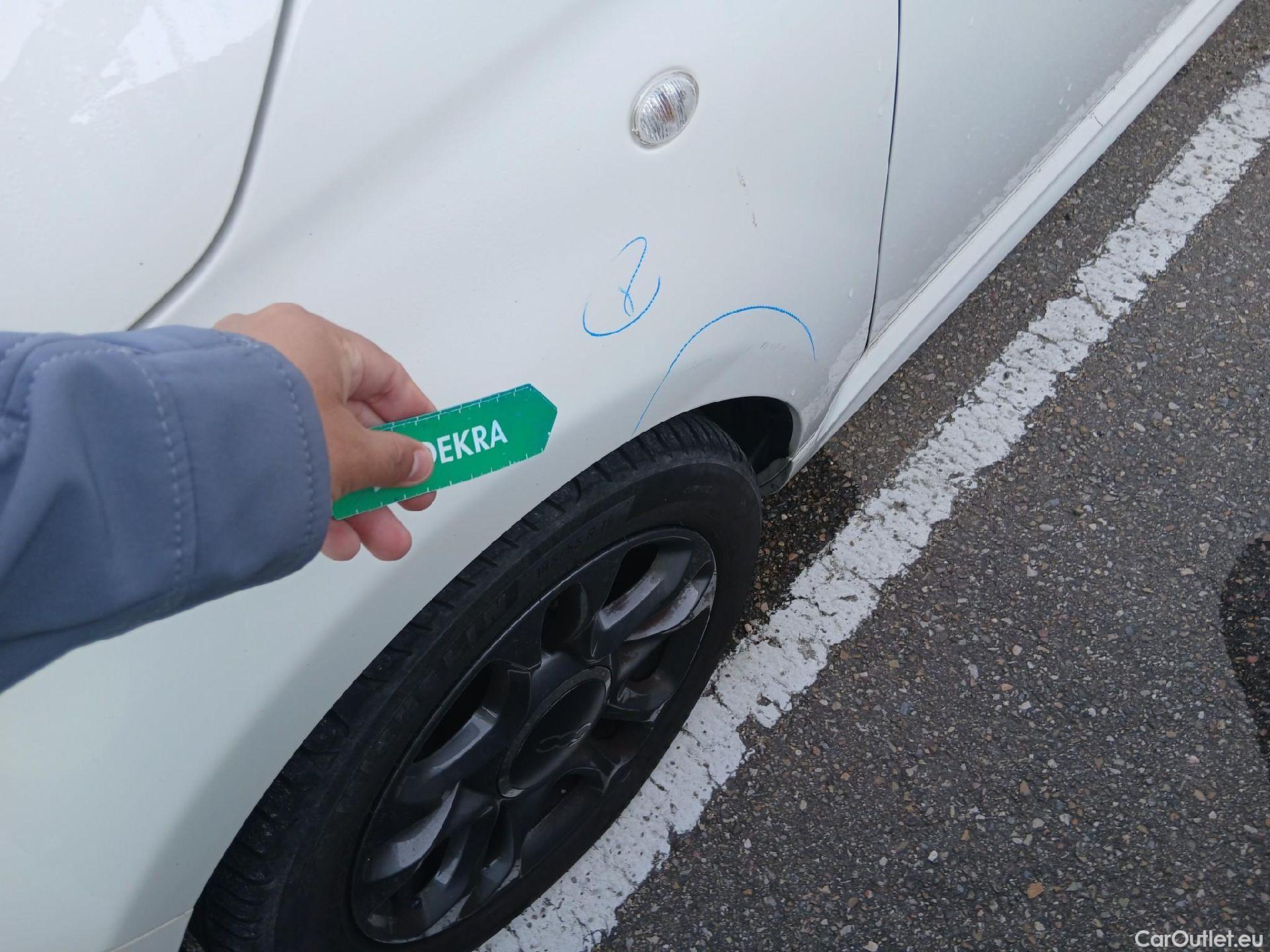  Fiat  500 FIAT  / 2015 / 3P / berlina con portón Connect 1.0 Hybrid 51KW (70 CV) #7