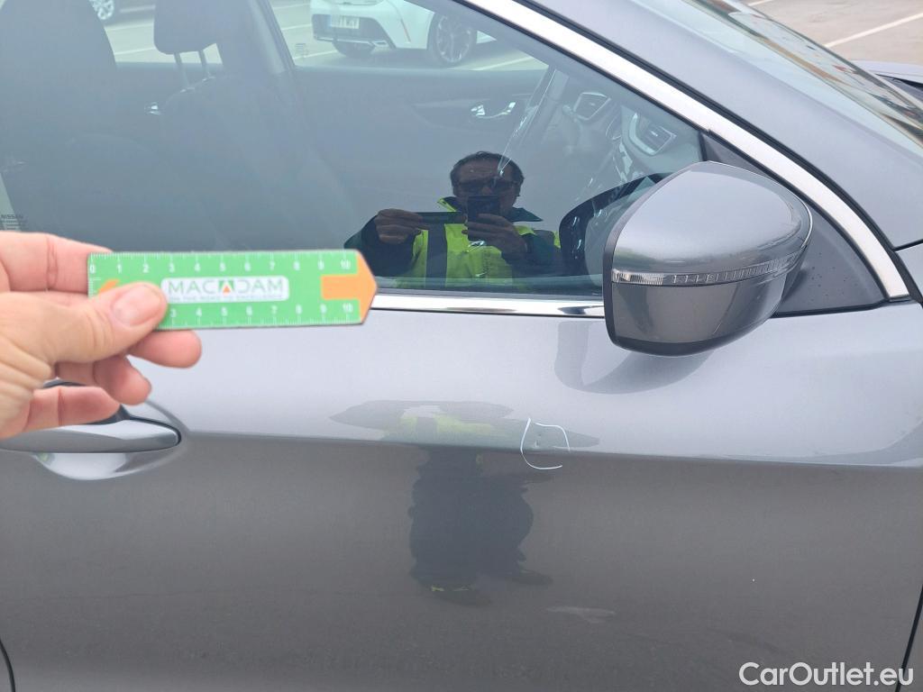  Nissan  Qashqai NISSAN  / 2017 / 5P / todoterreno dCi 85 kW (115 CV) E6D ACENTA (AC) #60