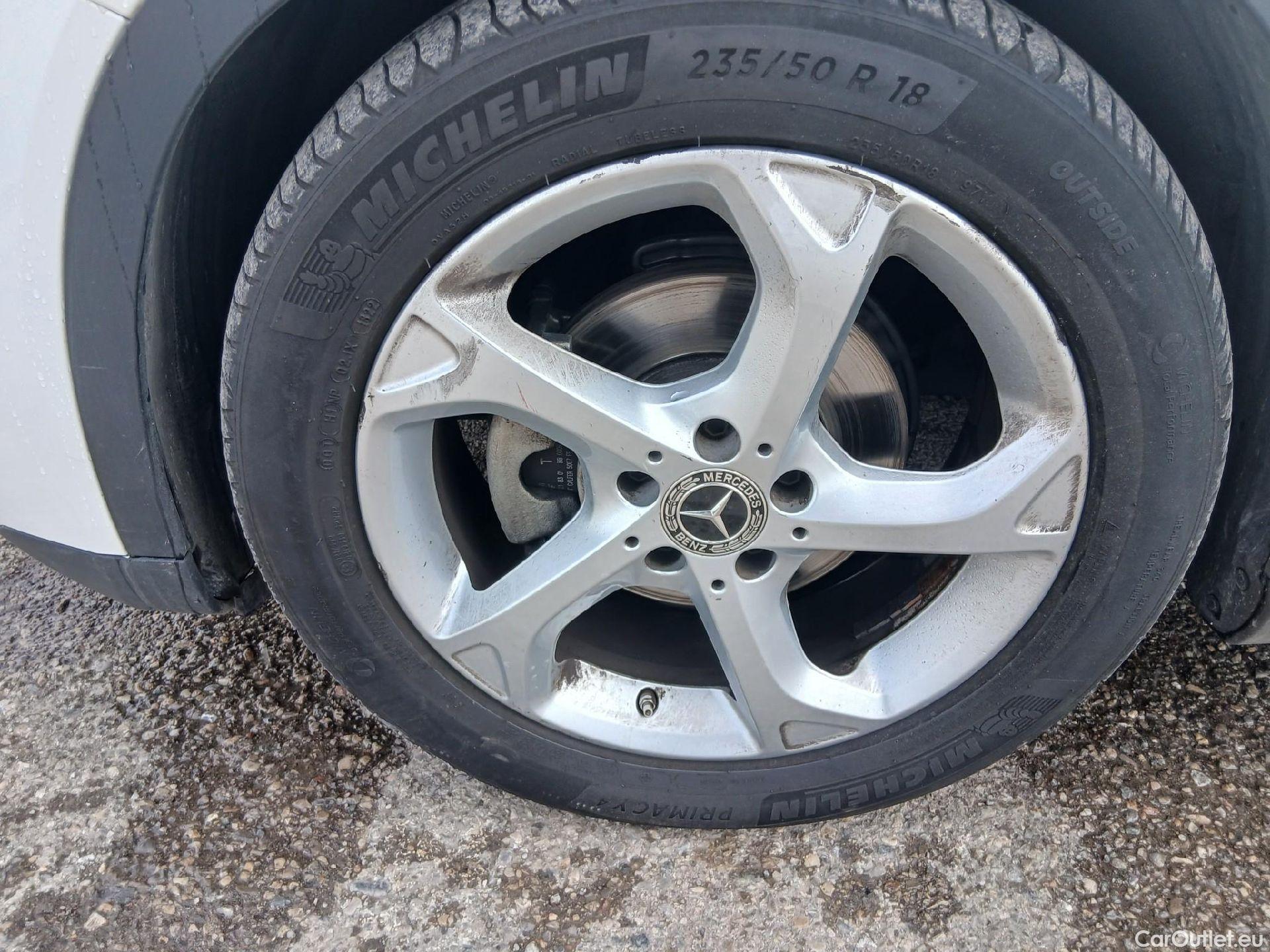  Mercedes  GLA MERCEDES-BENZ Clase  / 2017 / 5P / todoterreno  200 d #5