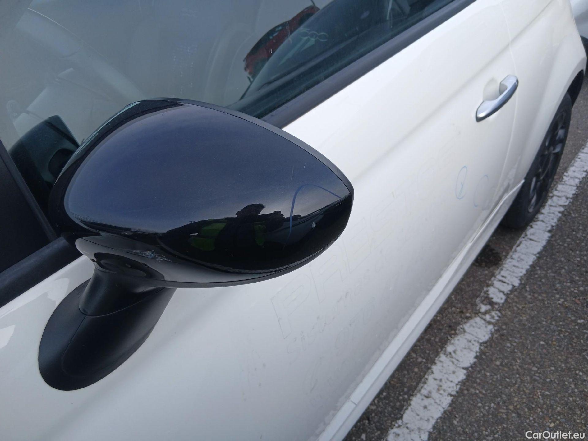  Fiat  500 FIAT  / 2015 / 3P / berlina con portón Connect 1.0 Hybrid 51KW (70 CV) #9