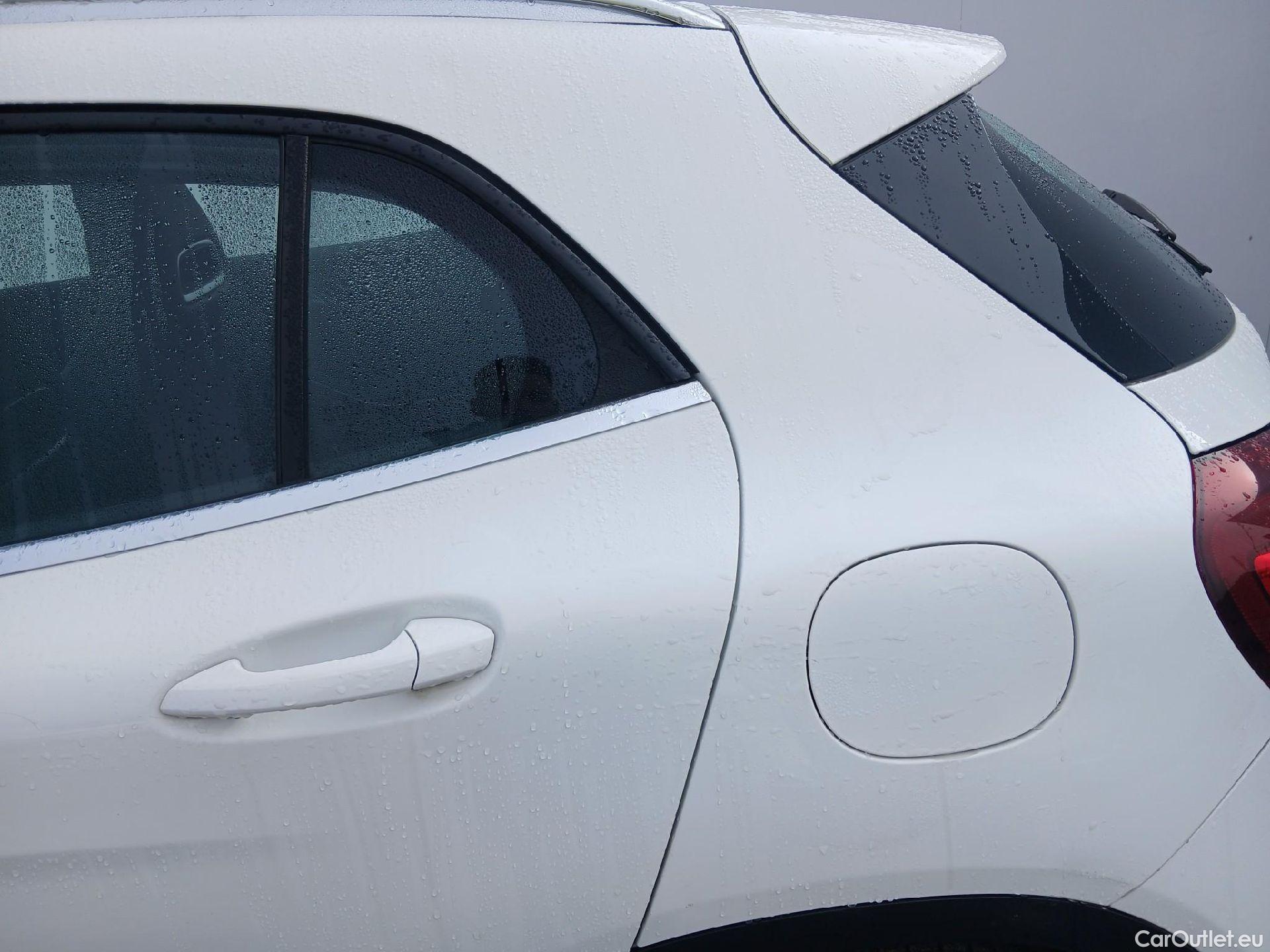  Mercedes  GLA MERCEDES-BENZ Clase  / 2017 / 5P / todoterreno  200 d #13