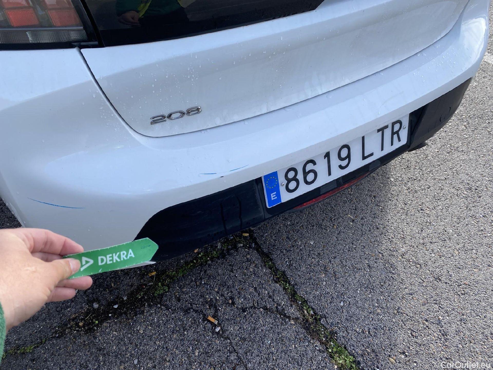  Peugeot  208 PEUGEOT  / 2019 / 5P / berlina con portón BlueHDi 73kW (100CV) Active #12