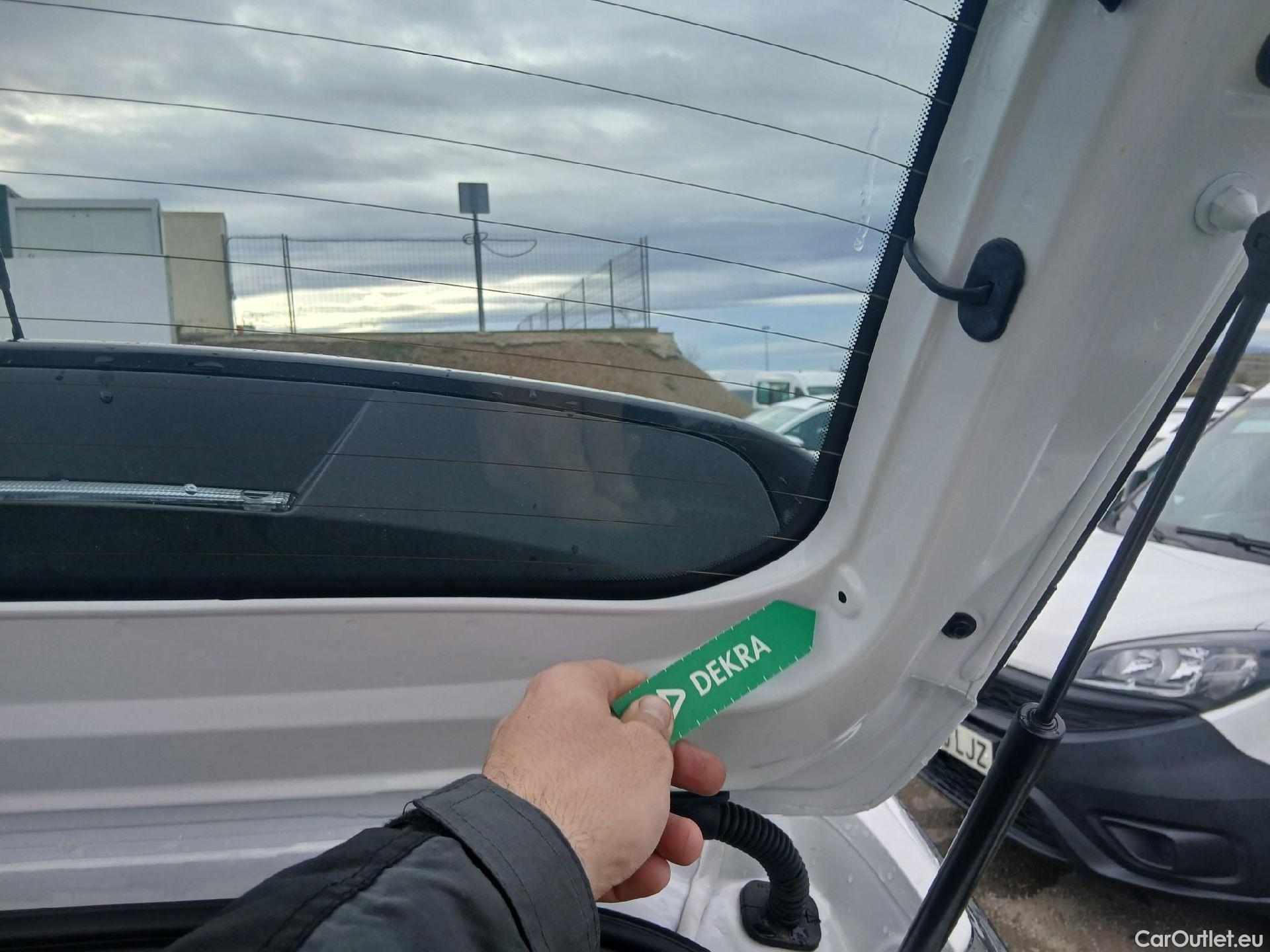  Opel  Corsa OPEL  1.2T XHL 74kW (100CV) Elegance #25