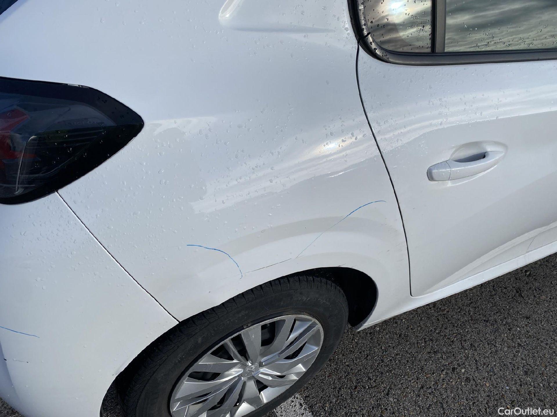  Peugeot  208 PEUGEOT  / 2019 / 5P / berlina con portón BlueHDi 73kW (100CV) Active #14